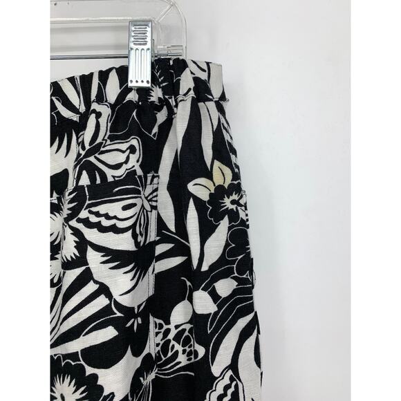Chico's Cropped Pant Womens Sz 2 US L Linen Blend Black White Floral Print *FLAW - Picture 5 of 6